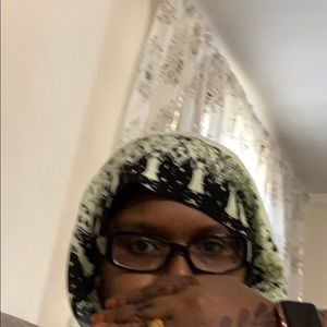 Meet your Posher, Muna